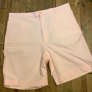 Vintage 1946 Pink flat front shorts. Size 40.